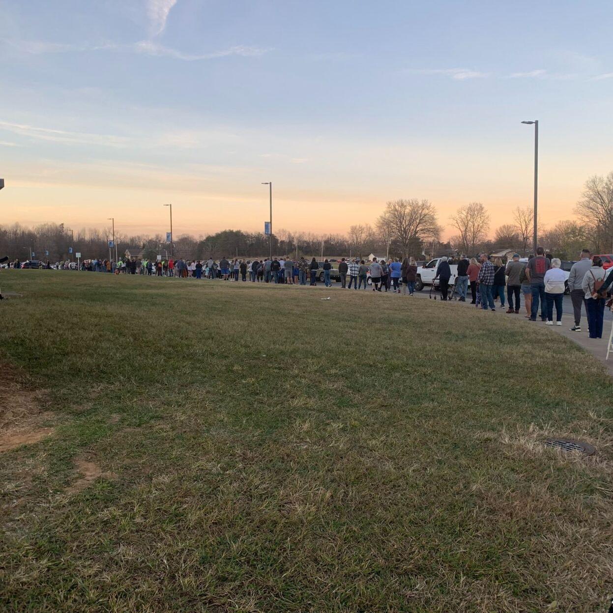 Bullitt County voting lines-Dalton Twitter pic 11-8-22.jpg